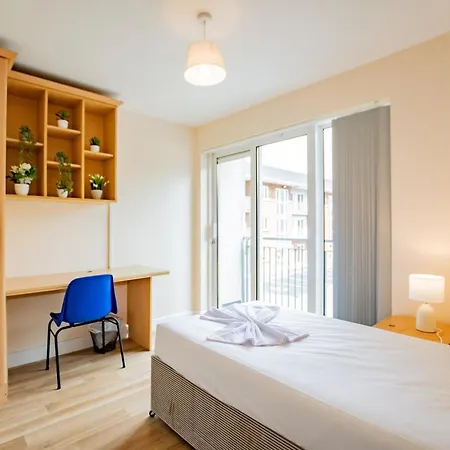 Stylish 4br In The Heart Of * Limerick Junction